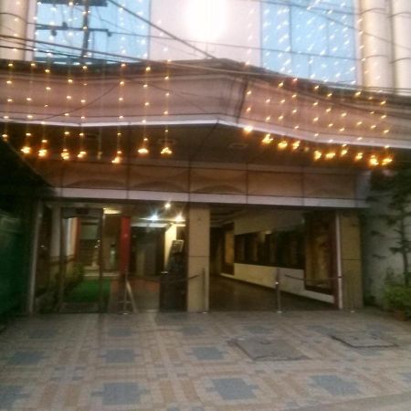 Hotel Monsoon Palace Guwahati Luaran gambar