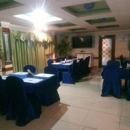 Hotel Monsoon Palace Guwahati Luaran gambar