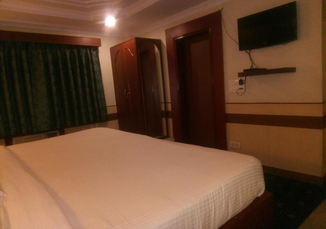 Hotel Monsoon Palace Guwahati Luaran gambar
