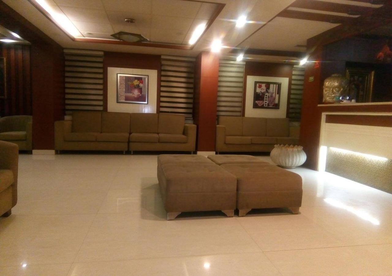 Hotel Monsoon Palace Guwahati Luaran gambar