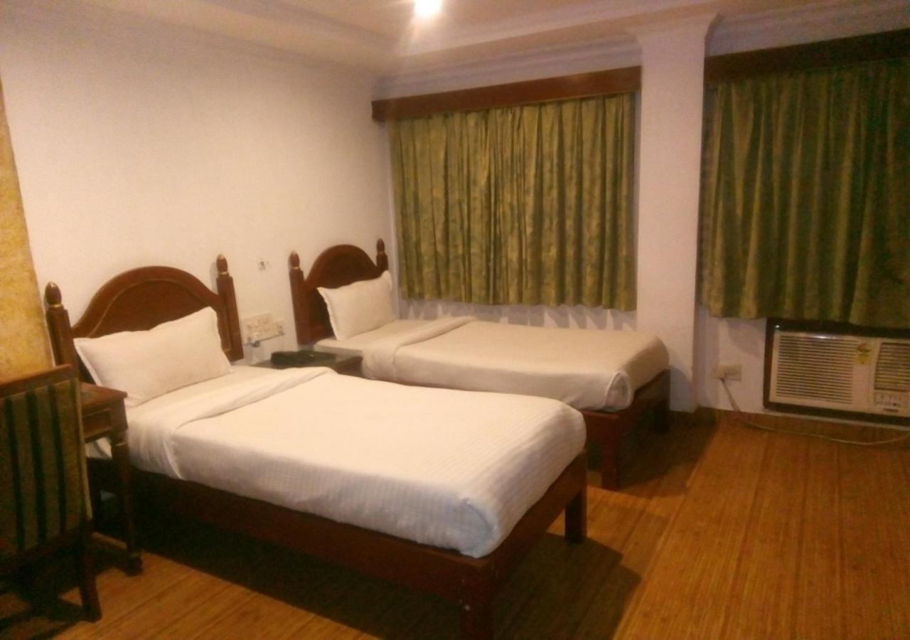 Hotel Monsoon Palace Guwahati Luaran gambar
