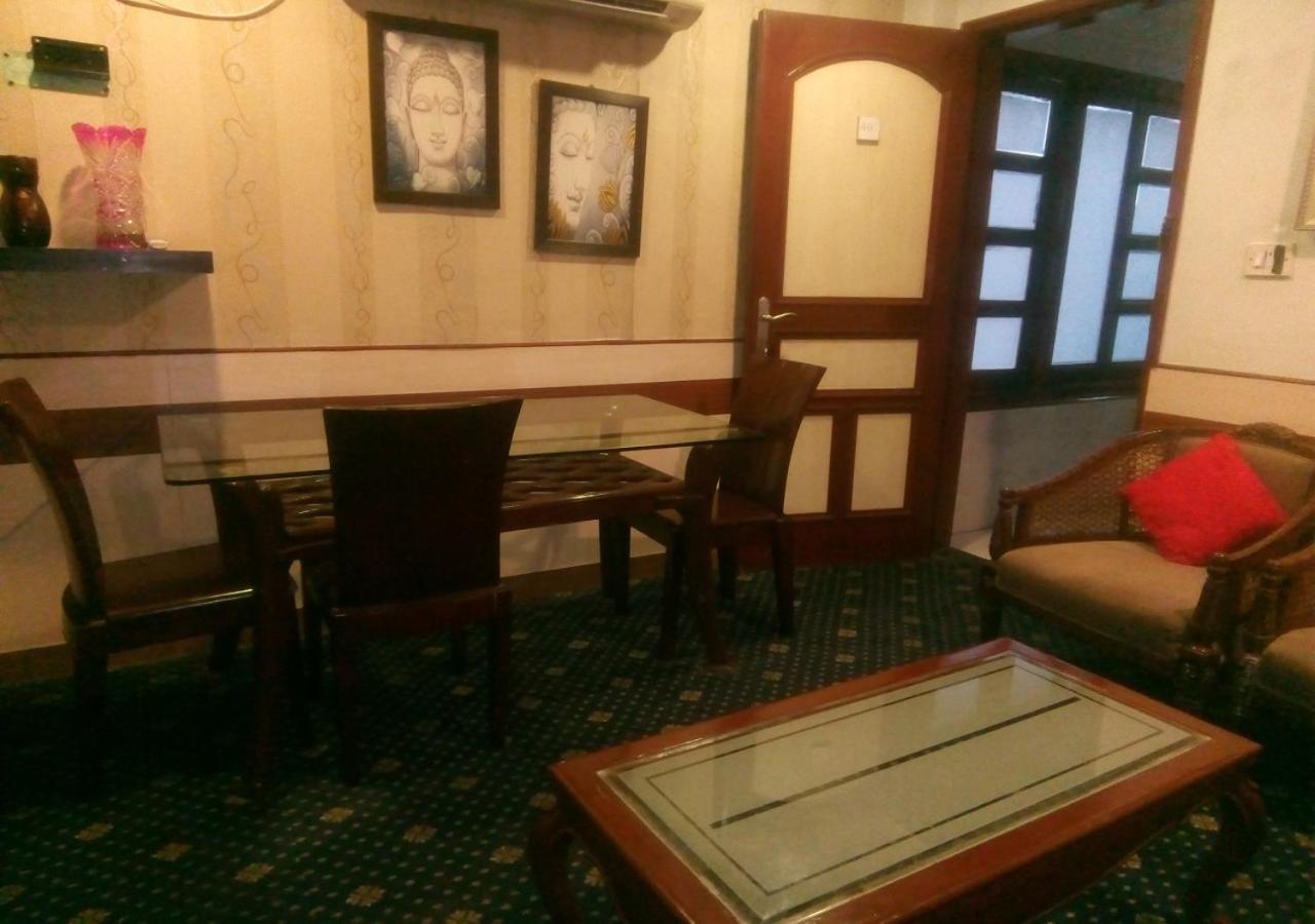 Hotel Monsoon Palace Guwahati Luaran gambar